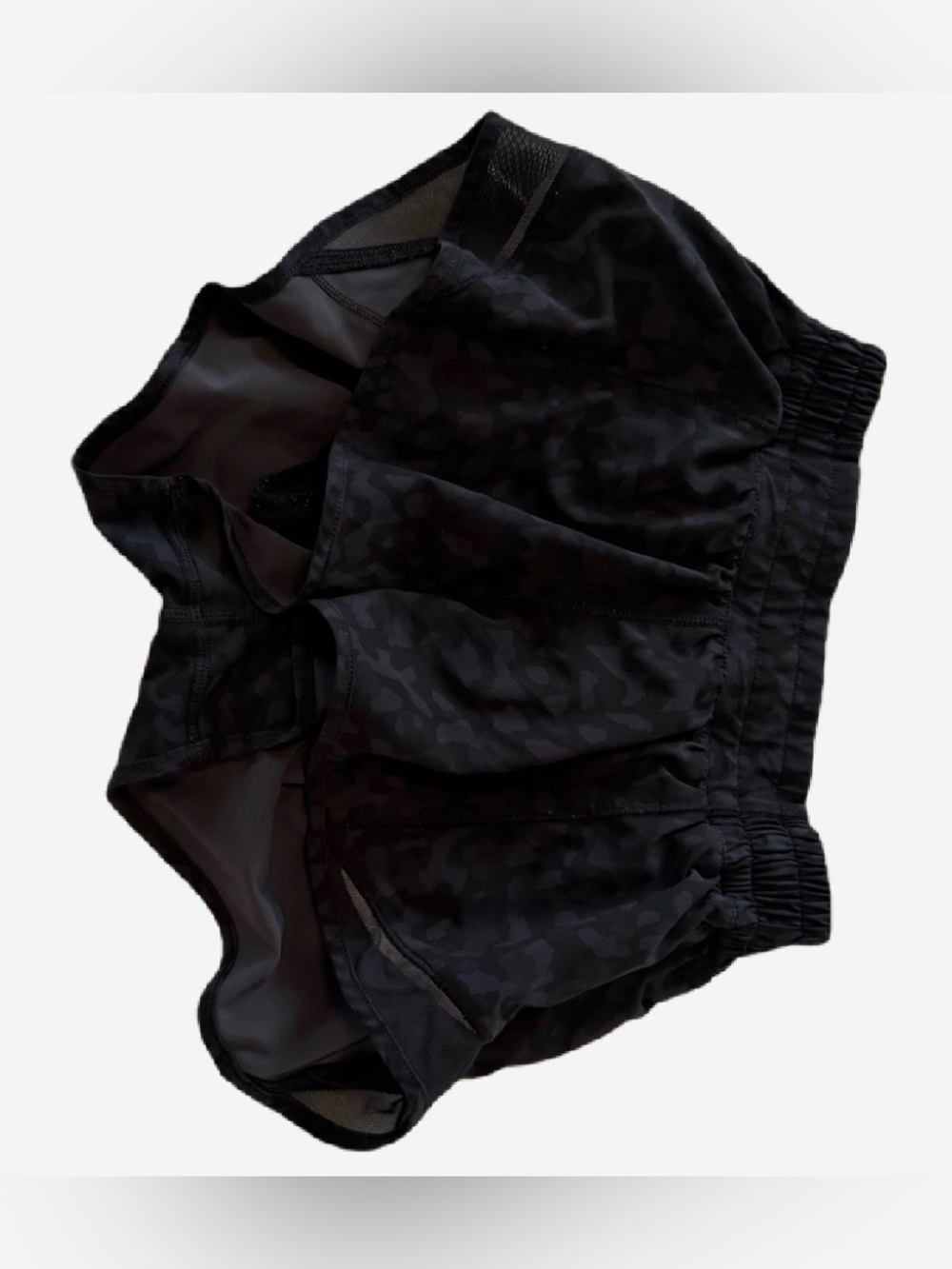 Lululemon Hotty Hot Short 2.5 In Black Camouflage